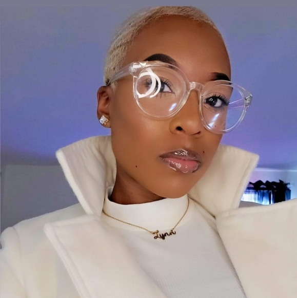 Meet your Posher, Michelle - Picture 3 of 3